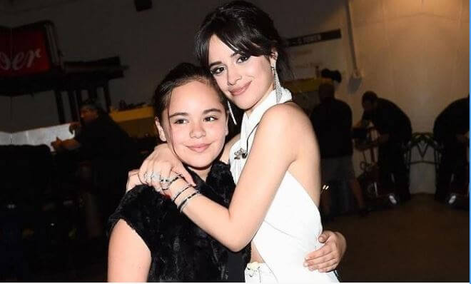 Sinuhe Estrabao’s daughter Sofia and Camila Cabello.